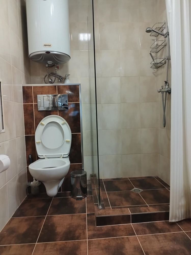 Мезонет в аренду рядом с Ларго - 240 кв.м.-0 Мезонет под наем в близост до Ларго - 240 кв.м. - 0