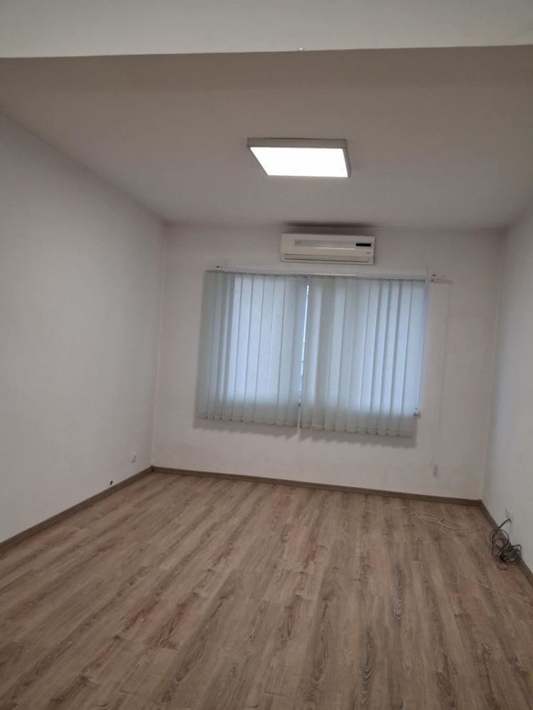 ТОП ЛОКАЦИЯ за офис или живеене ет.1,тухла-0 ТОП ЛОКАЦИЯ за офис или живеене ет.1,тухла - 0