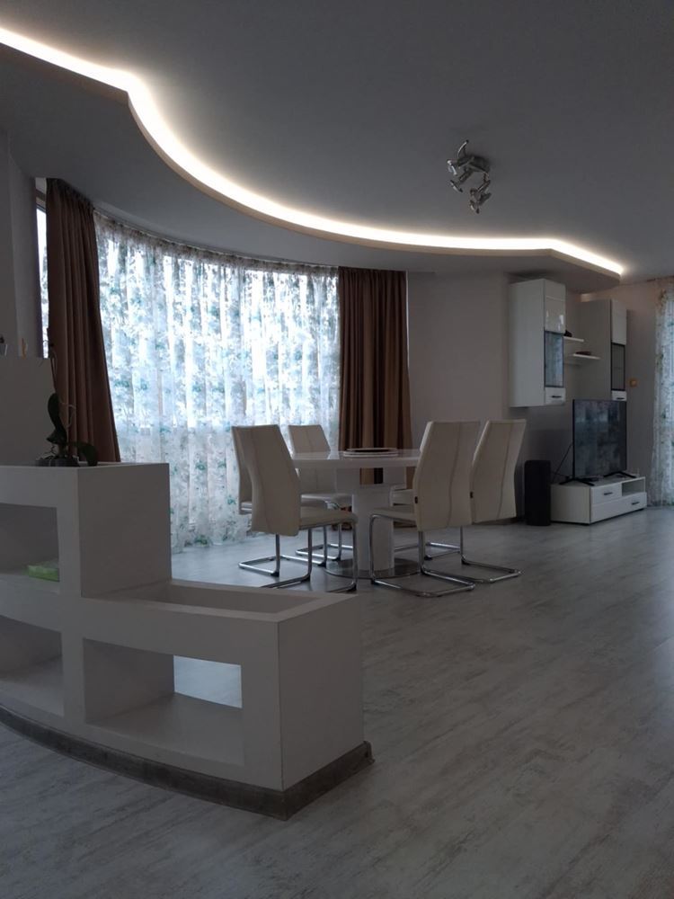 Мезонет в аренду рядом с Ларго - 240 кв.м.-0 Мезонет под наем в близост до Ларго - 240 кв.м. - 0