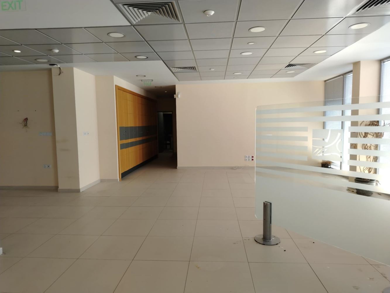 Центр, первый этаж на главной аллее-0 Център, Партерно помещение на главен булевард - 0