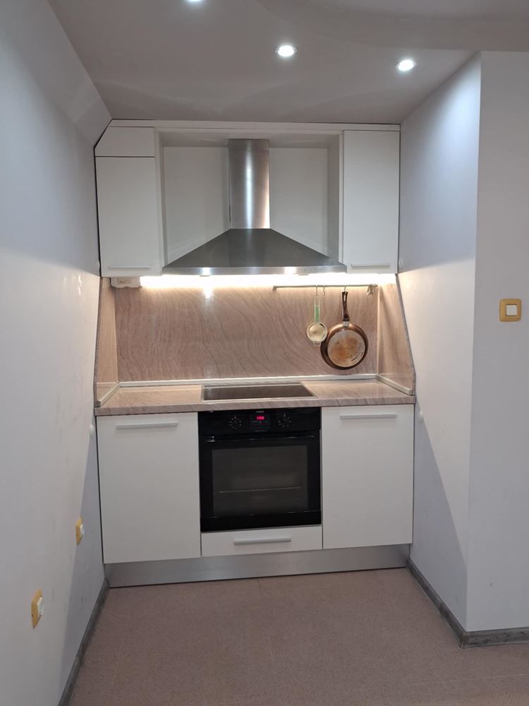 Мезонет в аренду рядом с Ларго - 240 кв.м.-0 Мезонет под наем в близост до Ларго - 240 кв.м. - 0