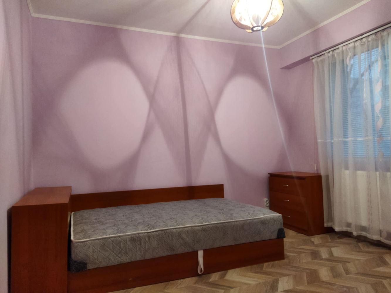 кв. ”Сини камъни”- дава под наем двустаен, първи етаж, обзаведен, ТЕЦ-0 кв. ”Сини камъни”- дава под наем двустаен, първи етаж, обзаведен, ТЕЦ - 0