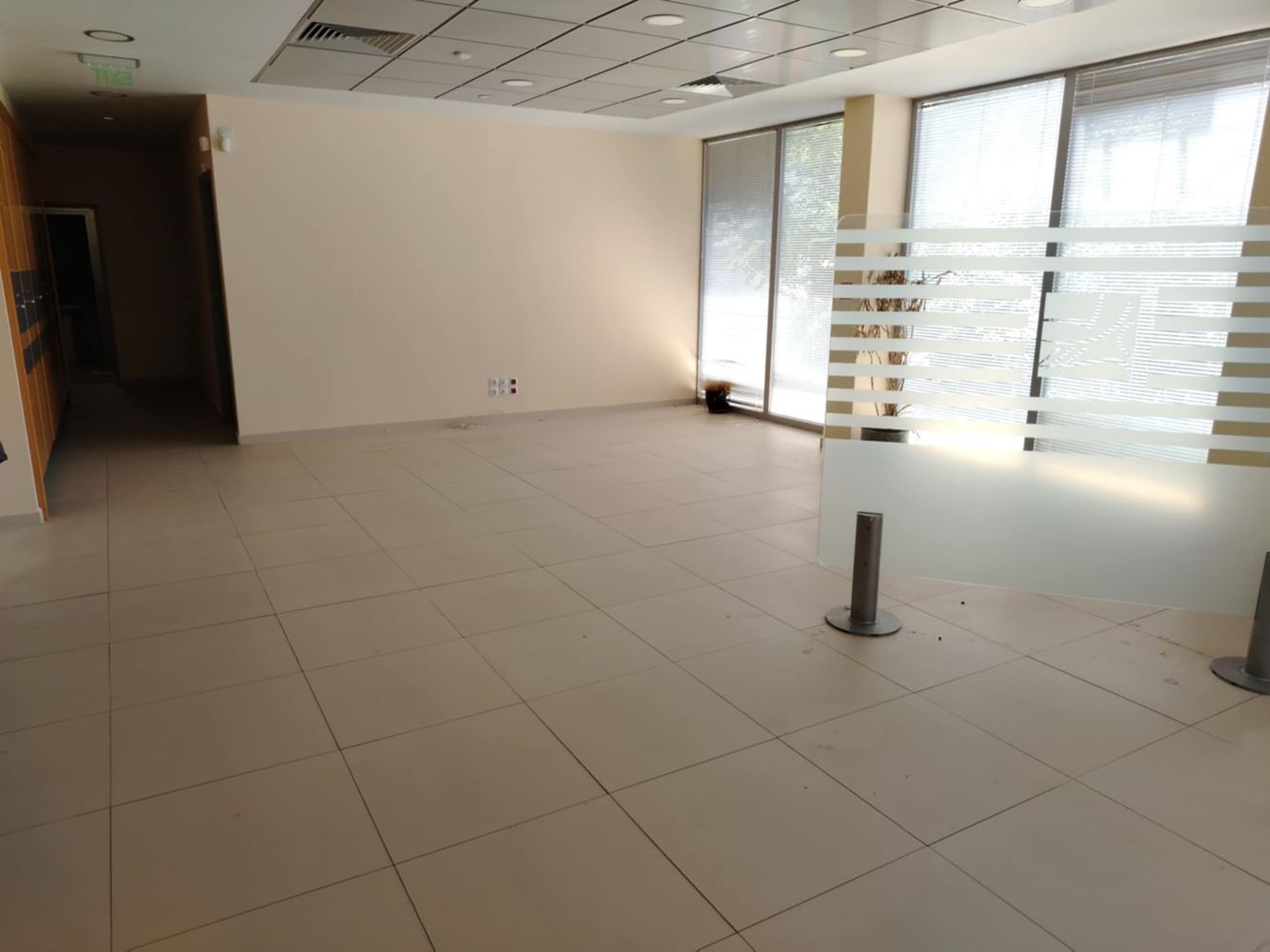 Центр, первый этаж на главной аллее-0 Център, Партерно помещение на главен булевард - 0