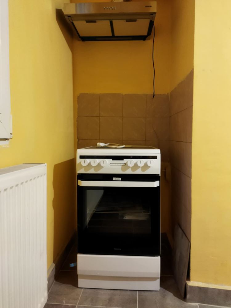 кв. ”Сини камъни”- дава под наем двустаен, първи етаж, обзаведен, ТЕЦ-0 кв. ”Сини камъни”- дава под наем двустаен, първи етаж, обзаведен, ТЕЦ - 0