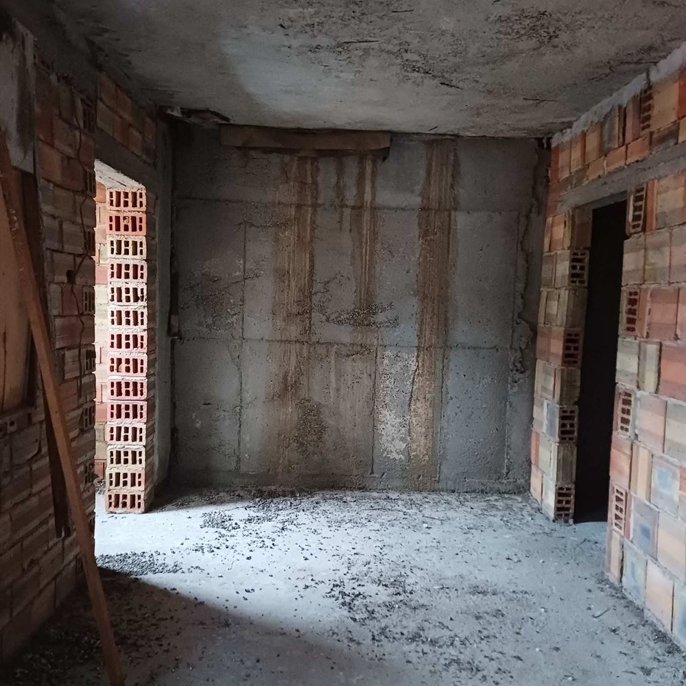 Център, многостаен апартамент, отлично разпределение, 107 кв.м.-0 Център, многостаен апартамент, отлично разпределение, 107 кв.м. - 0