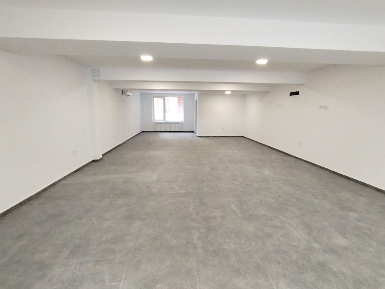 Партерно помещение под наем, до НАП, нова и луксозна сграда с ТЕЦ-0 Партерно помещение под наем, до НАП, нова и луксозна сграда с ТЕЦ - 0