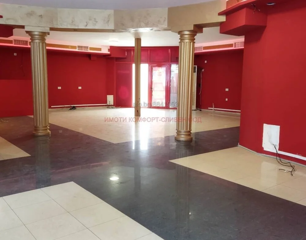 Zentrum, Räumlichkeiten mit 150 m², ausgewiesen als Spielhalle, 2 Lagerräume, Laderampe