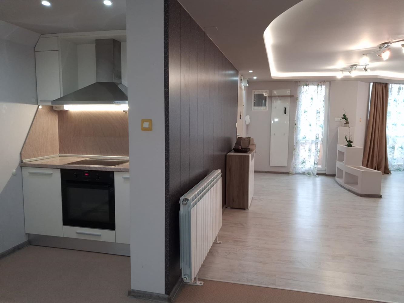 Мезонет в аренду рядом с Ларго - 240 кв.м.-0 Мезонет под наем в близост до Ларго - 240 кв.м. - 0