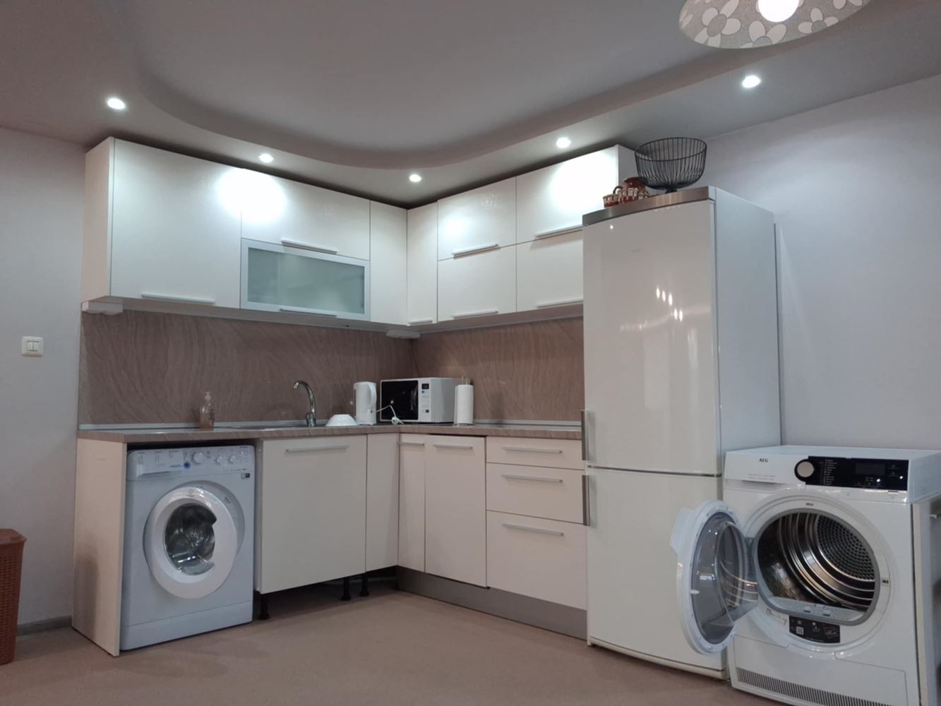 Мезонет в аренду рядом с Ларго - 240 кв.м.-0 Мезонет под наем в близост до Ларго - 240 кв.м. - 0