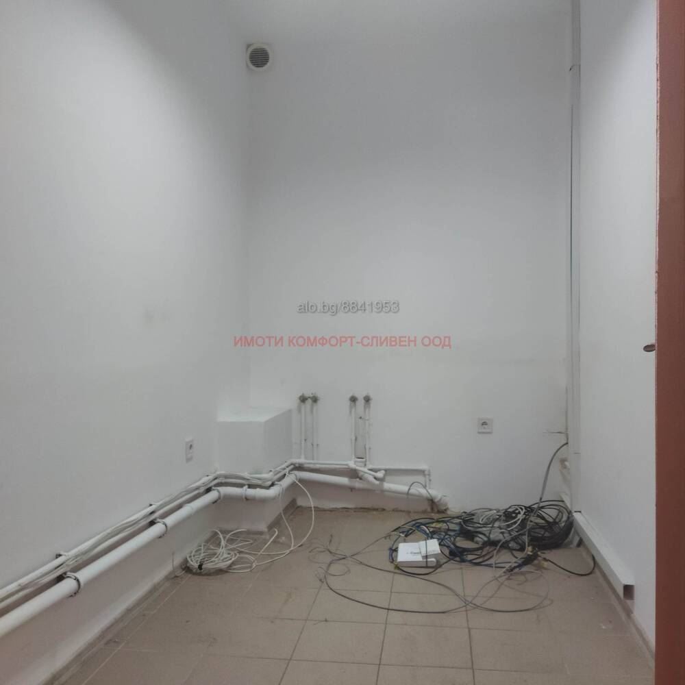 Center, Room 150sq.m. status gaming hall, 2 warehouses, ramp-0 Център, Помещение 150кв.м. статут игрална зала, 2 склада, рампа - 0