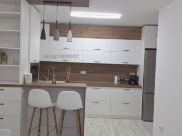 Тристаен, напълно обзаведен апартамент, НС, ТЕЦ - 0