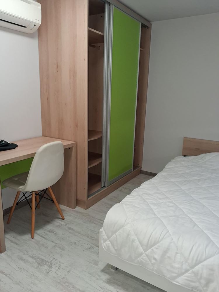 Мезонет в аренду рядом с Ларго - 240 кв.м.-0 Мезонет под наем в близост до Ларго - 240 кв.м. - 0