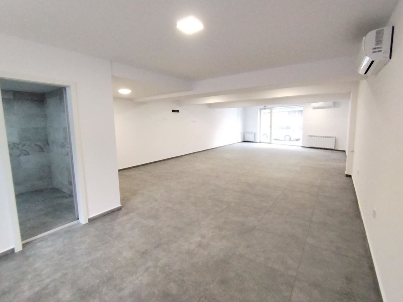 Партерно помещение под наем, до НАП, нова и луксозна сграда с ТЕЦ-0 Партерно помещение под наем, до НАП, нова и луксозна сграда с ТЕЦ - 0