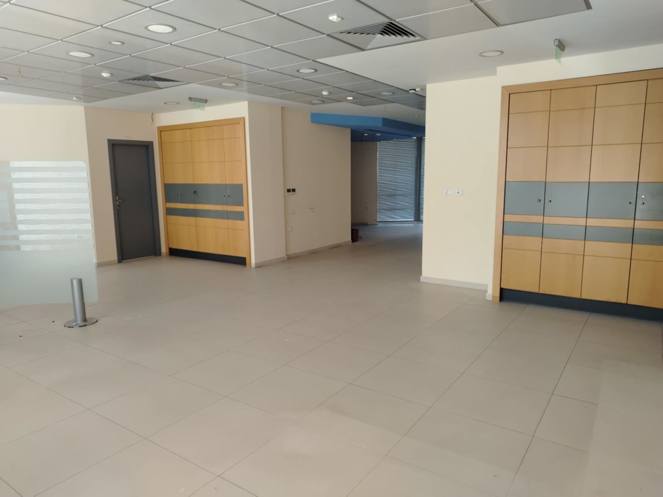 Центр, первый этаж на главной аллее-0 Център, Партерно помещение на главен булевард - 0