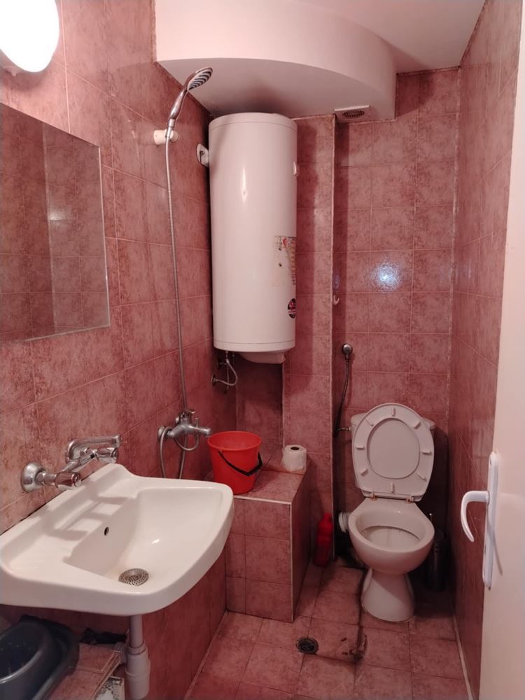 Двустаен обзаведен апартамент с ТЕЦ до Автогара-0 Двустаен обзаведен апартамент с ТЕЦ до Автогара - 0