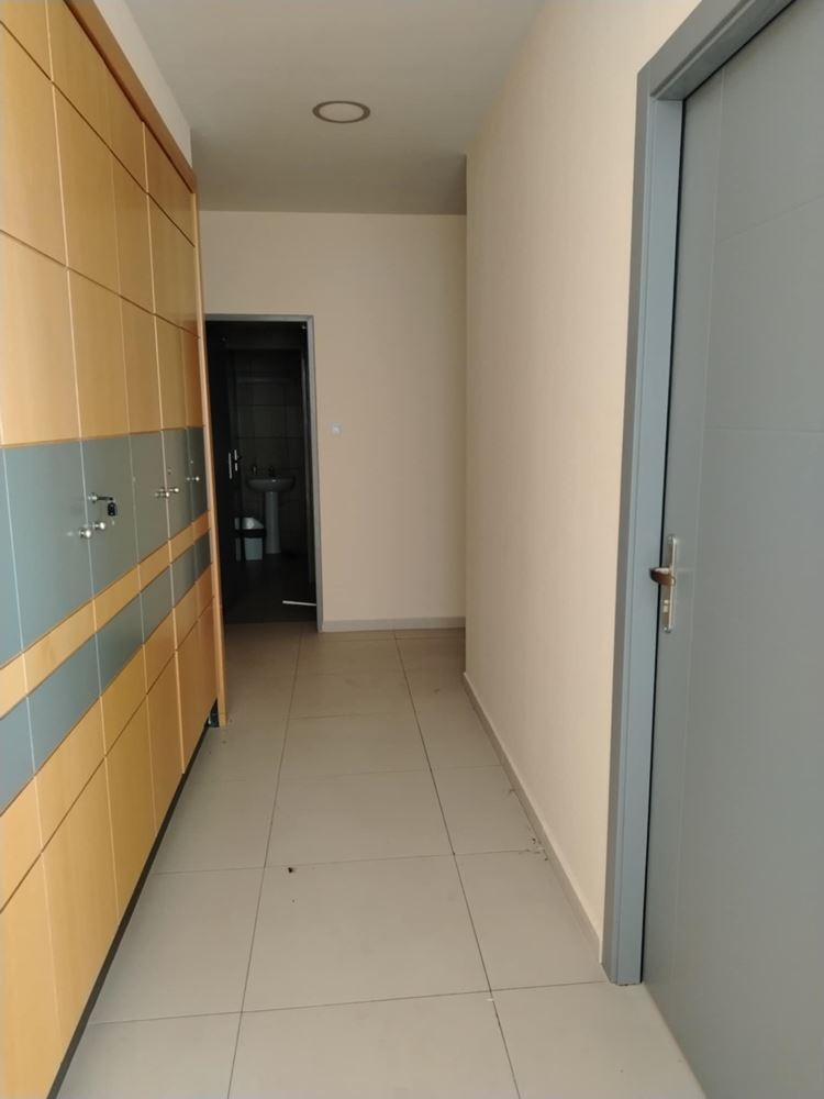 Центр, первый этаж на главной аллее-0 Център, Партерно помещение на главен булевард - 0