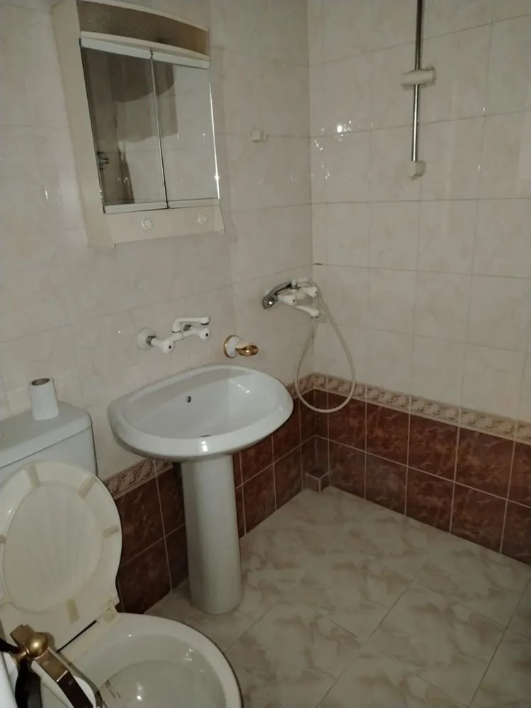 In der Nähe des Busbahnhofs - ein Schlafzimmer, Backstein-Wohnung zu verkaufen, Stockwerk 2, intern, TPP-0 In der Nähe des Busbahnhofs – zu verkaufen: 2-Zimmer-Wohnung in Ziegelbauweise, 2. Etage, nach innen gelegen, Fernwärme – 0