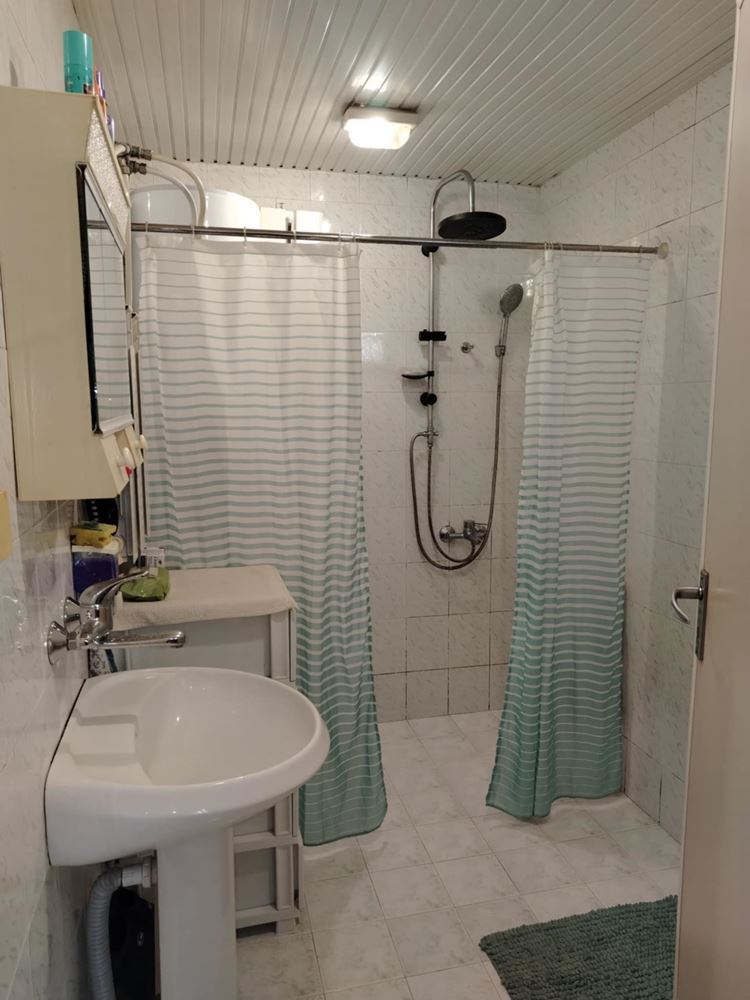 Къща, подходяща за две семейства-0 Къща, подходяща за две семейства - 0