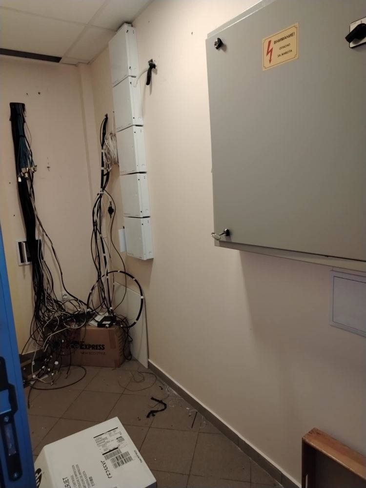 Центр, первый этаж на главной аллее-0 Център, Партерно помещение на главен булевард - 0