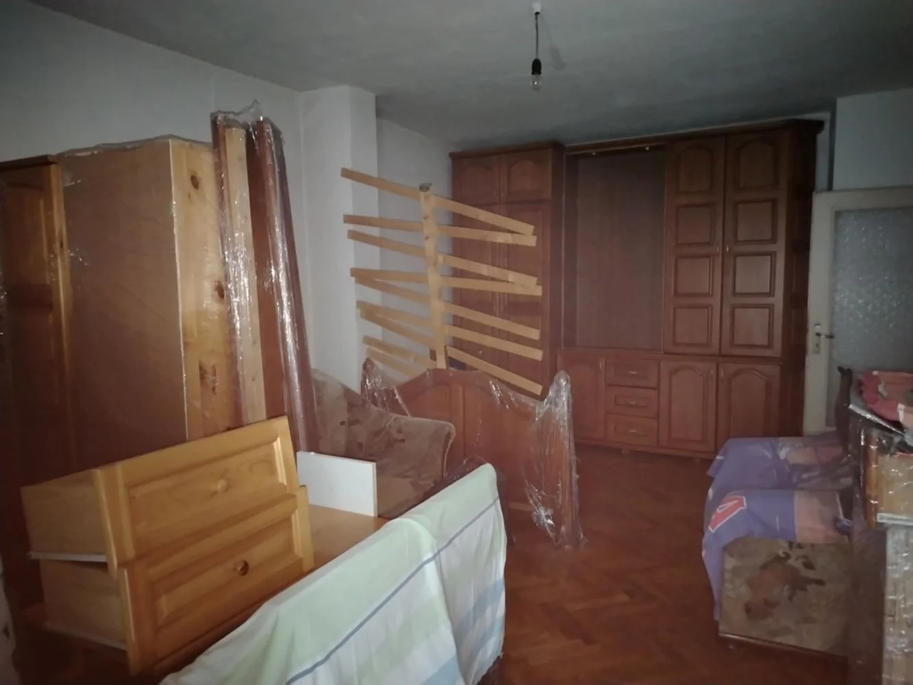 In der Nähe des Busbahnhofs - ein Schlafzimmer, Backstein-Wohnung zu verkaufen, Stockwerk 2, intern, TPP-0 In der Nähe des Busbahnhofs – zu verkaufen: 2-Zimmer-Wohnung in Ziegelbauweise, 2. Etage, nach innen gelegen, Fernwärme – 0