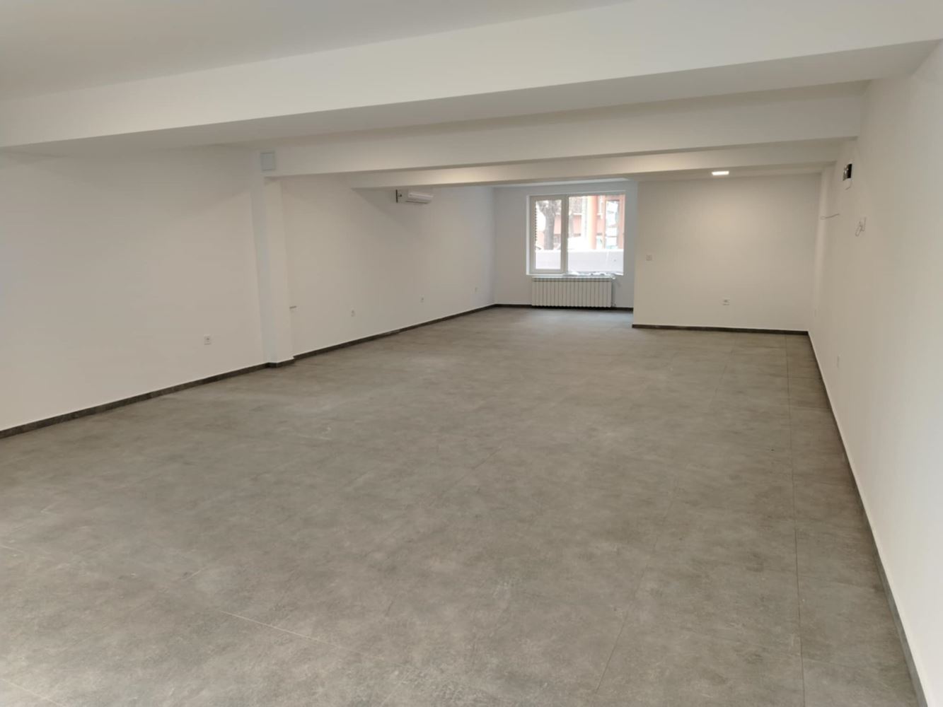 Партерно помещение под наем, до НАП, нова и луксозна сграда с ТЕЦ-0 Партерно помещение под наем, до НАП, нова и луксозна сграда с ТЕЦ - 0