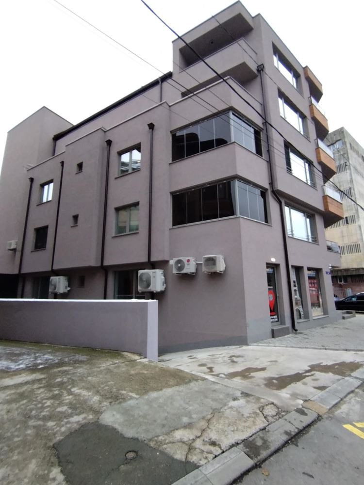 Партерно помещение под наем, до НАП, нова и луксозна сграда с ТЕЦ-0 Партерно помещение под наем, до НАП, нова и луксозна сграда с ТЕЦ - 0