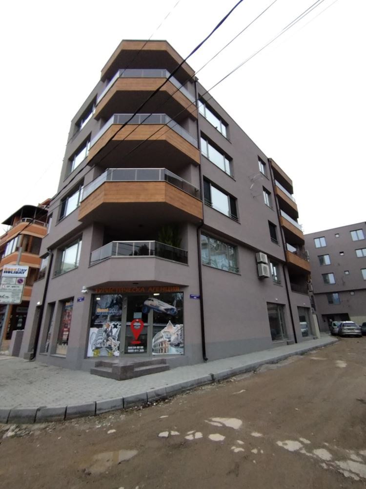 Партерно помещение под наем, до НАП, нова и луксозна сграда с ТЕЦ-0 Партерно помещение под наем, до НАП, нова и луксозна сграда с ТЕЦ - 0