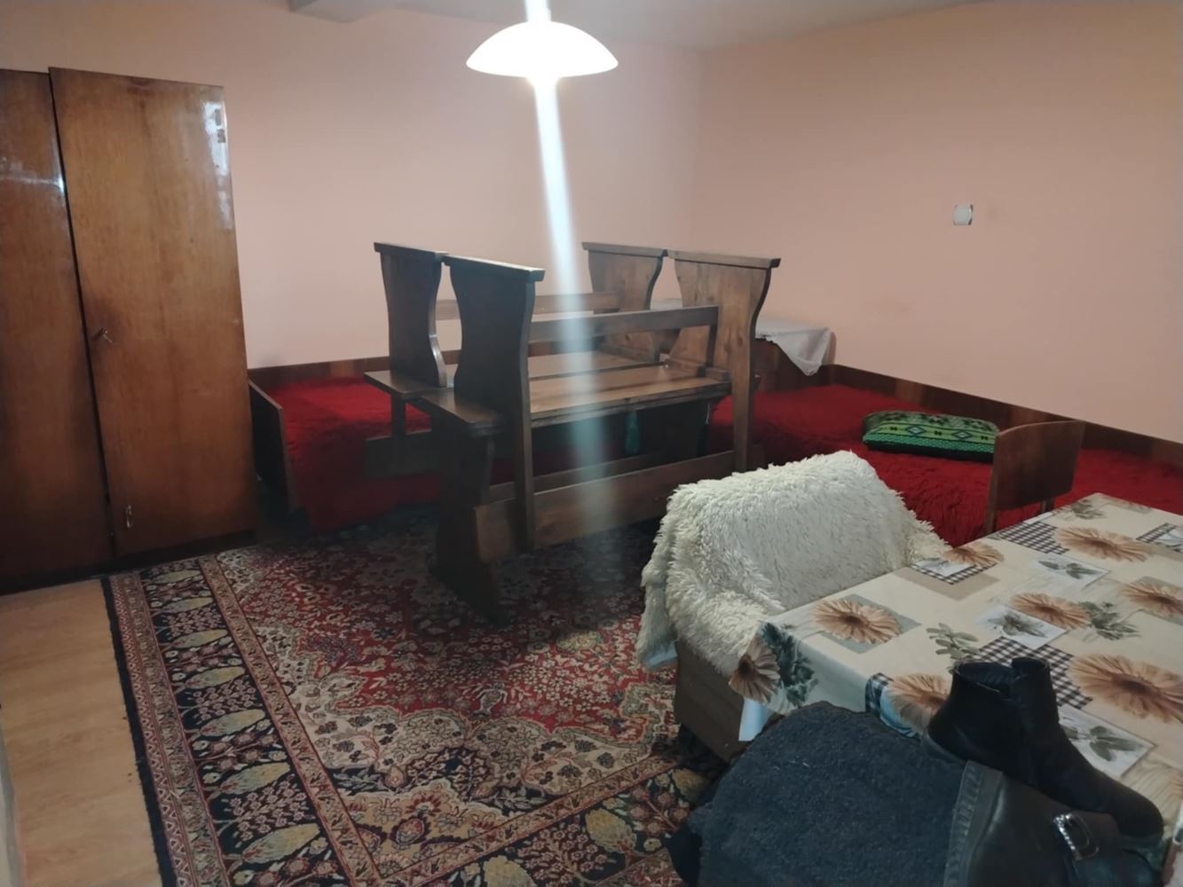 Къща, подходяща за две семейства-0 Къща, подходяща за две семейства - 0