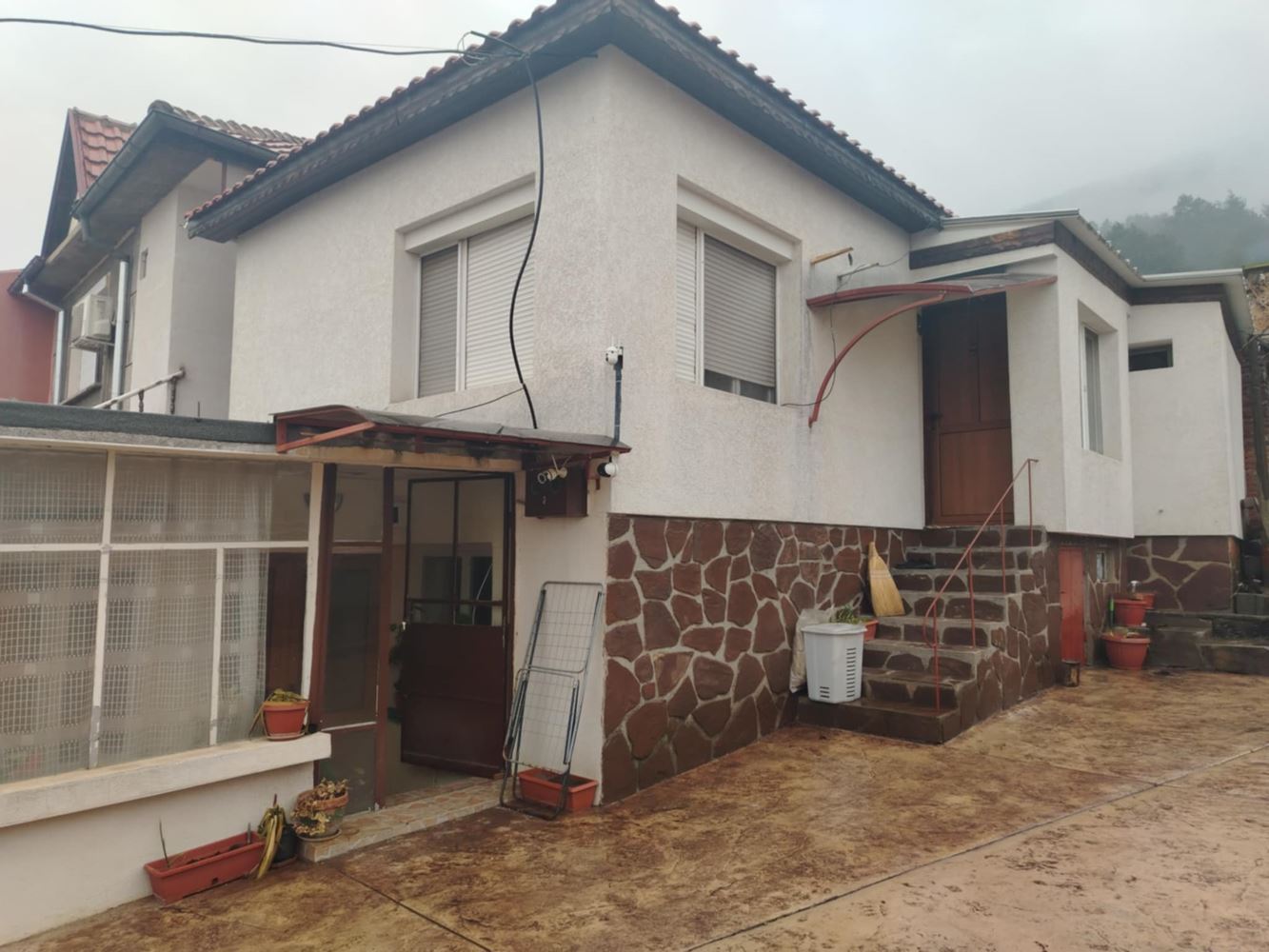 Къща, подходяща за две семейства-0 Къща, подходяща за две семейства - 0