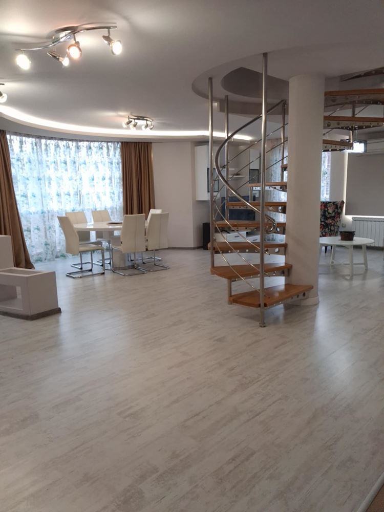 Мезонет в аренду рядом с Ларго - 240 кв.м.-0 Мезонет под наем в близост до Ларго - 240 кв.м. - 0