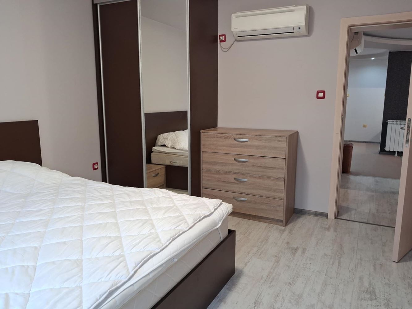 Мезонет в аренду рядом с Ларго - 240 кв.м.-0 Мезонет под наем в близост до Ларго - 240 кв.м. - 0