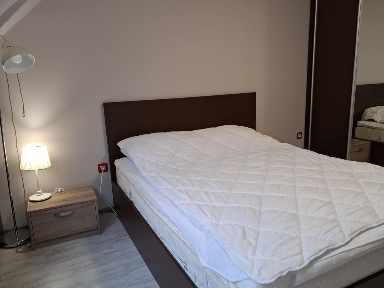 Мезонет в аренду рядом с Ларго - 240 кв.м.-0 Мезонет под наем в близост до Ларго - 240 кв.м. - 0