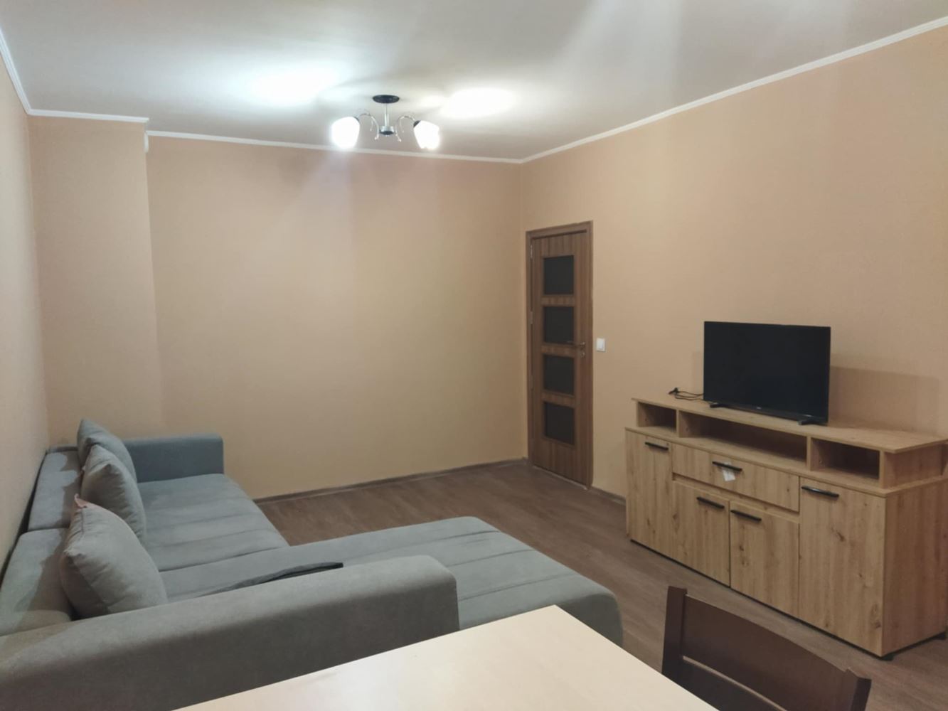 кв. ”Сини камъни”- дава под наем двустаен, първи етаж, обзаведен, ТЕЦ-0 кв. ”Сини камъни”- дава под наем двустаен, първи етаж, обзаведен, ТЕЦ - 0