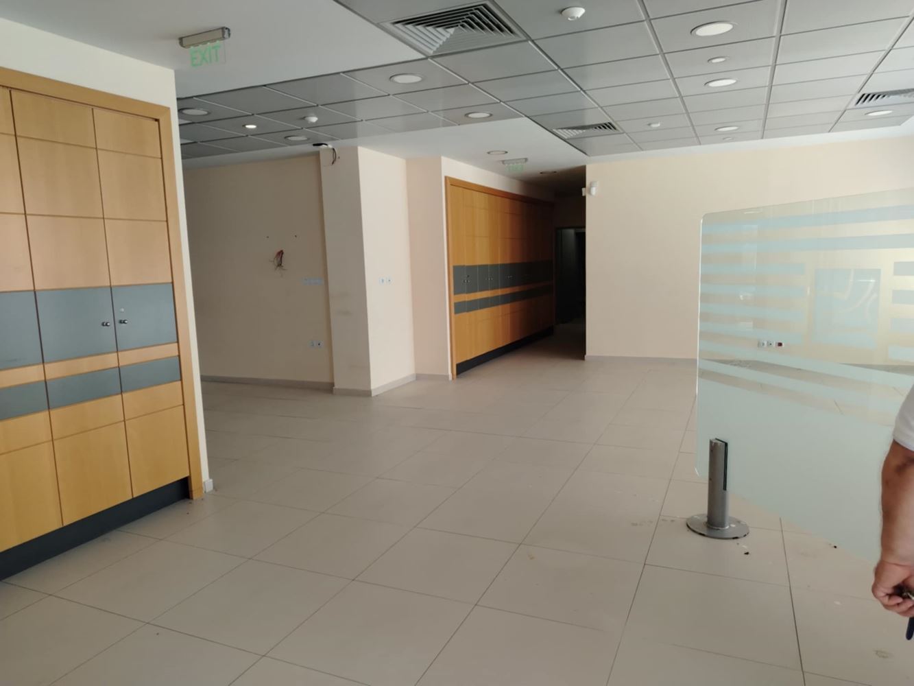 Центр, первый этаж на главной аллее-0 Център, Партерно помещение на главен булевард - 0