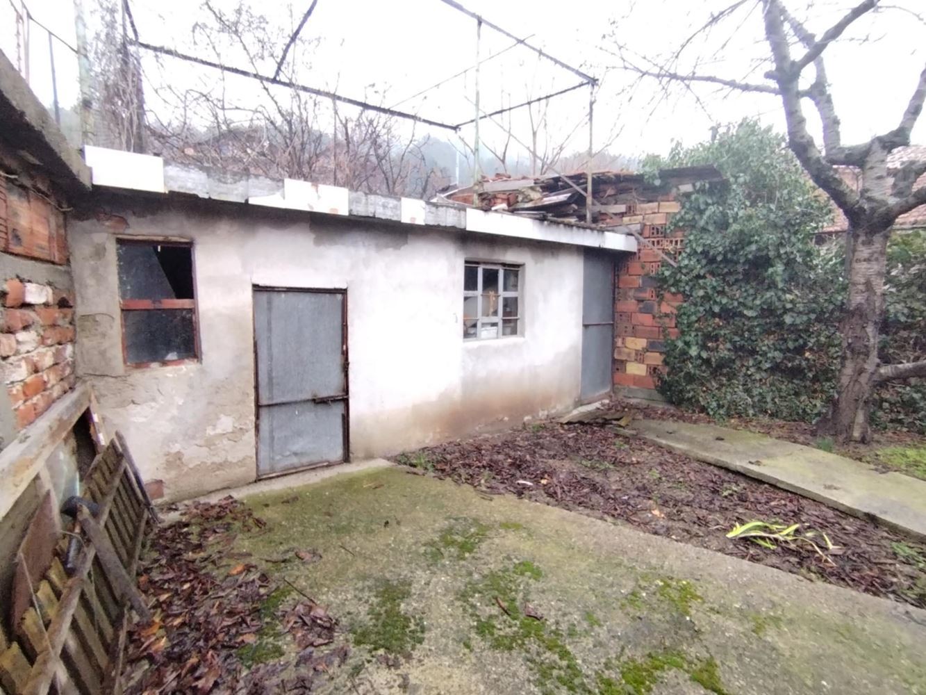 Къща, подходяща за две семейства-0 Къща, подходяща за две семейства - 0