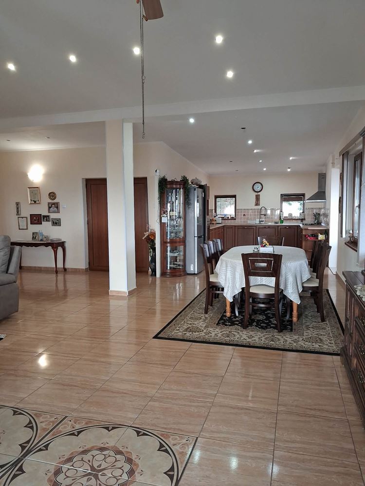 Panoramavilla mit einzigartigem Blick auf Sliven und den Berg - Grundstück 2406 qm-0 Панорамна вила с уникална гледка към Сливен и планината – парцел 2406 кв.м - 0