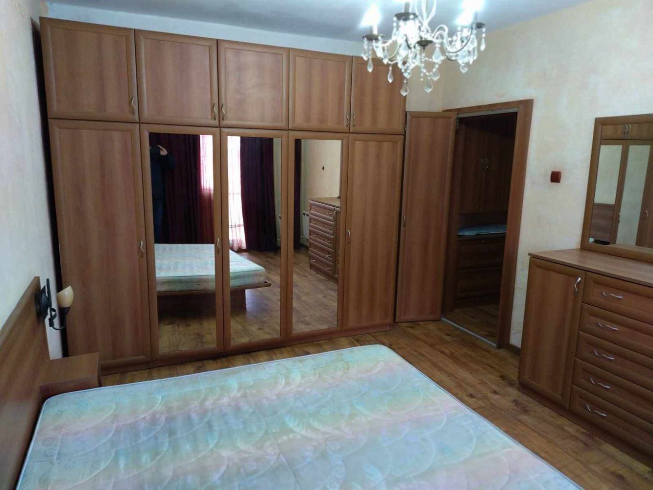 Широк център,не е синя зона,апартамент с 1 спалня - 0