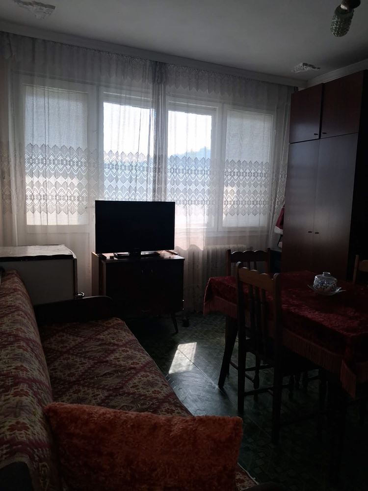 Център,тухла,непоследен етаж,3 отделни стаи с възможност за преустройство-0 Център,тухла,непоследен етаж,3 отделни стаи с възможност за преустройство - 0