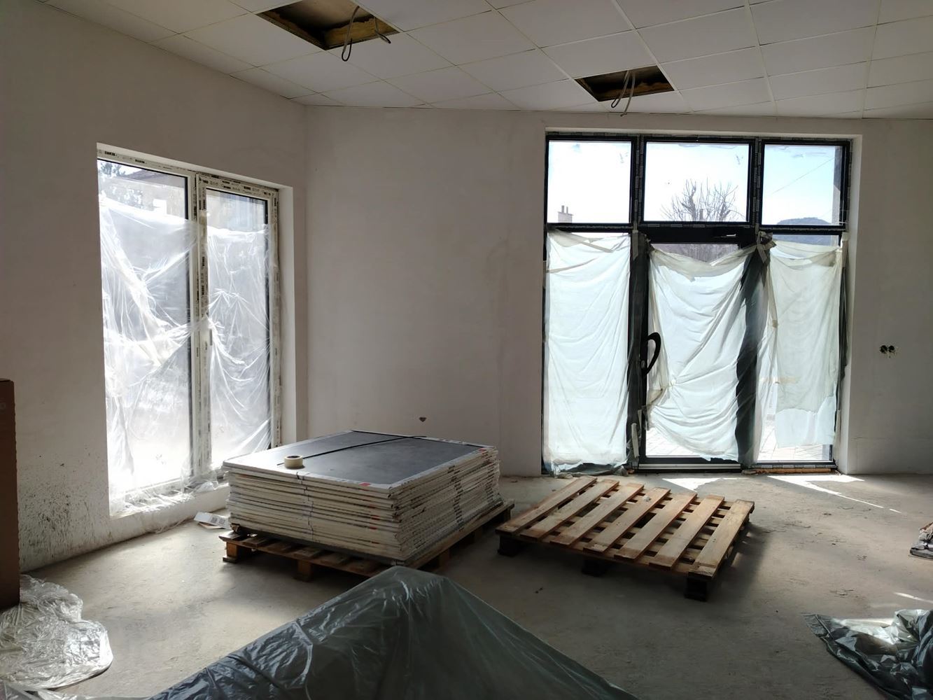 Şehrin merkezinde mükemmel bir konuma sahip köşe ticari alan. Sliven-0 Ъглово търговско помещение с отлично местоположение в центъра на гр. Сливен - 0