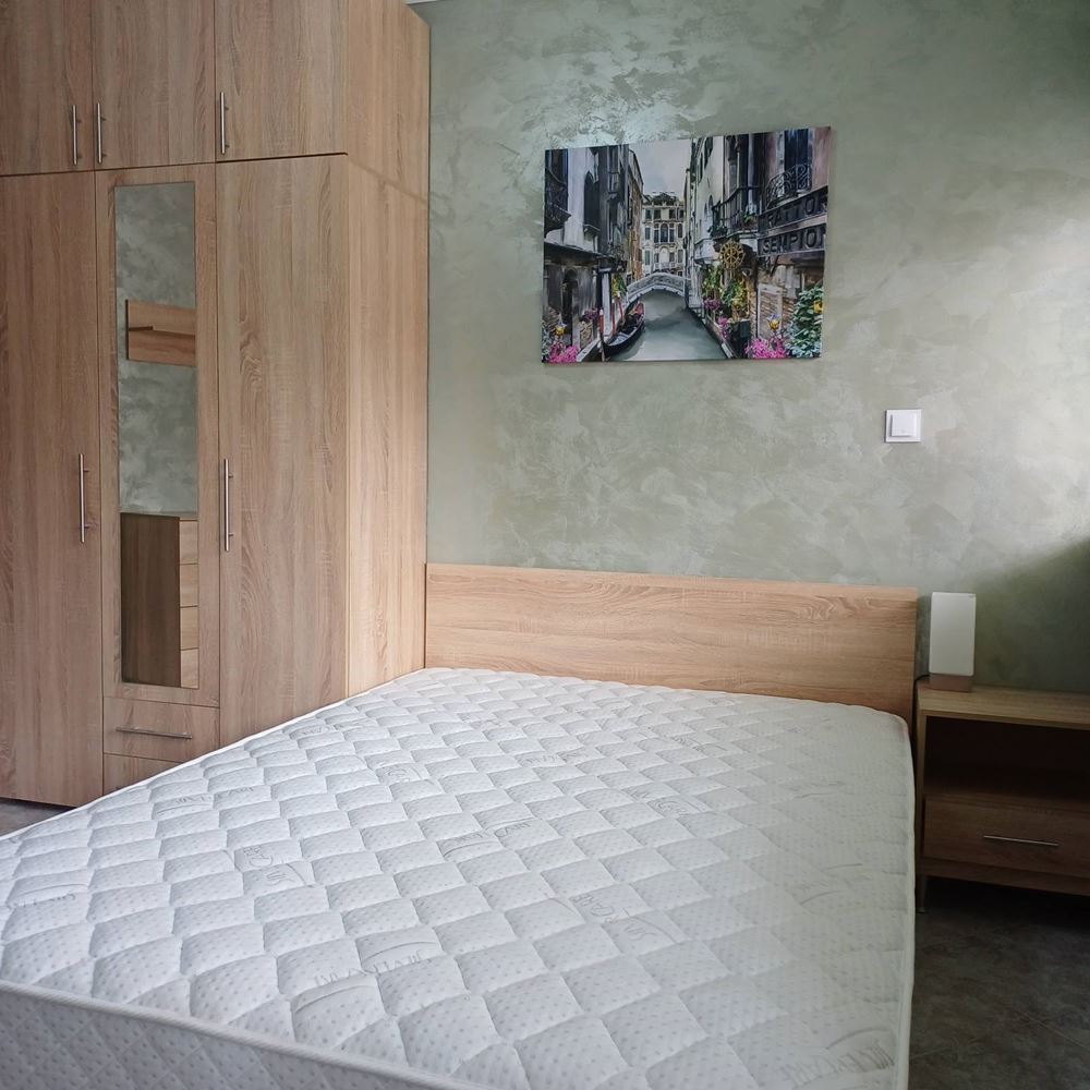 Двустаен апартамент под наем в кв. Сини камъни - напълно обзаведен - 0