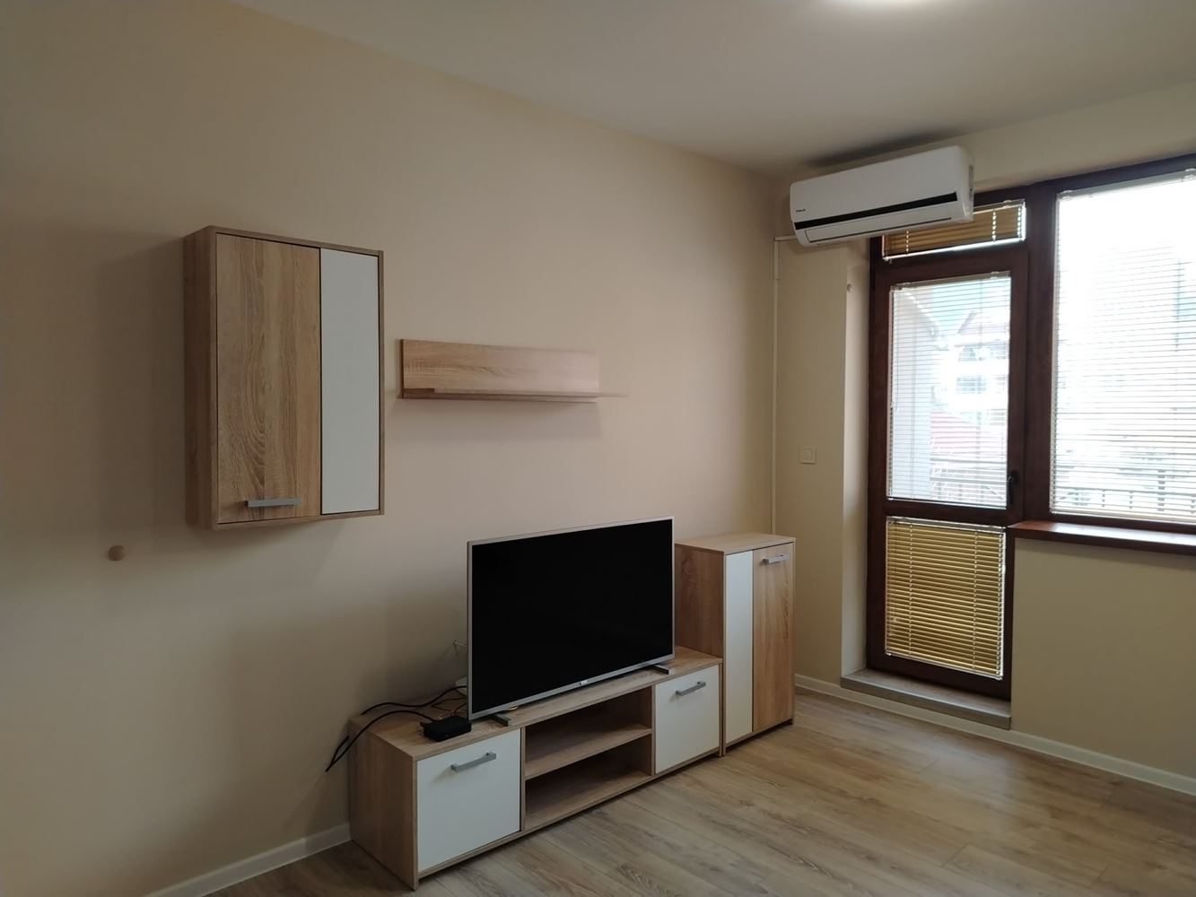 Двухкомнатная меблированная квартира с центральным отоплением в центре, NS-0 Двустаен обзаведен апартамент с ТЕЦ в Центъра, НС - 0