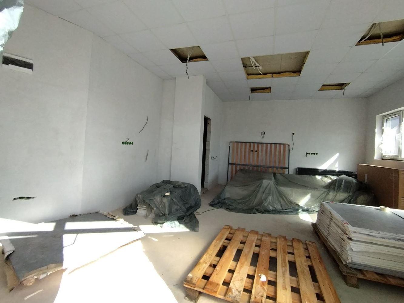 Şehrin merkezinde mükemmel bir konuma sahip köşe ticari alan. Sliven-0 Ъглово търговско помещение с отлично местоположение в центъра на гр. Сливен - 0