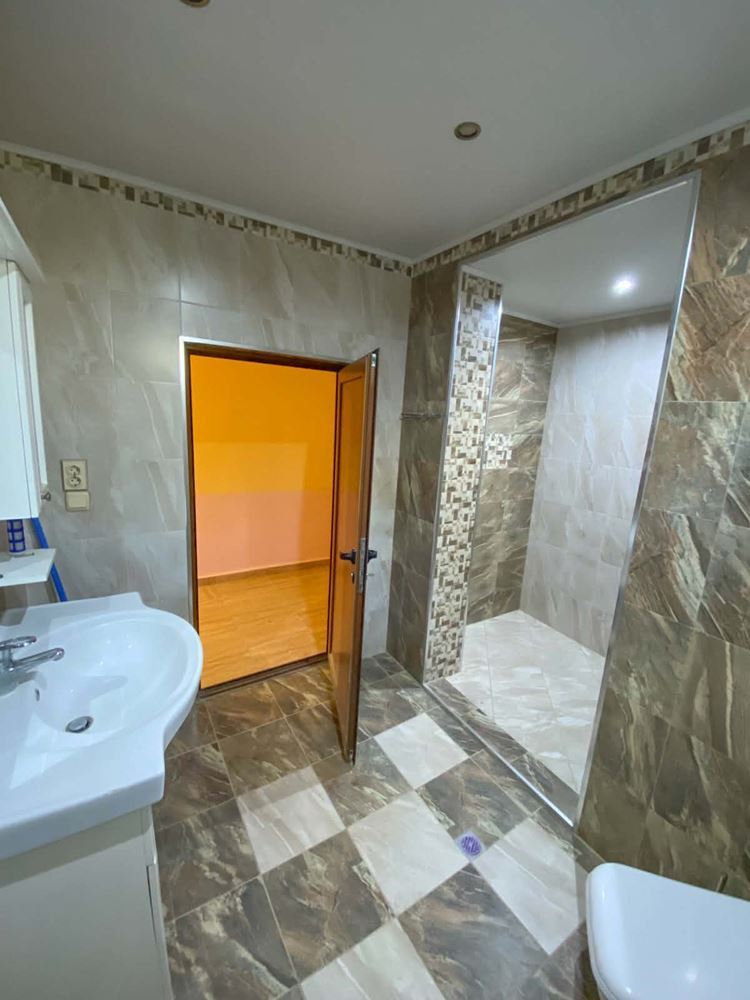 Panoramavilla mit einzigartigem Blick auf Sliven und den Berg - Grundstück 2406 qm-0 Панорамна вила с уникална гледка към Сливен и планината – парцел 2406 кв.м - 0