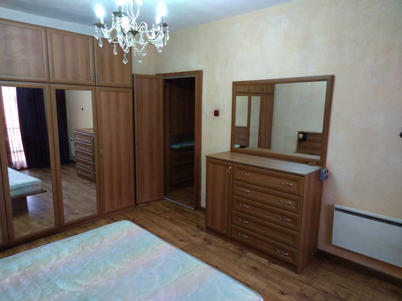 Широк център,не е синя зона,апартамент с 1 спалня - 0