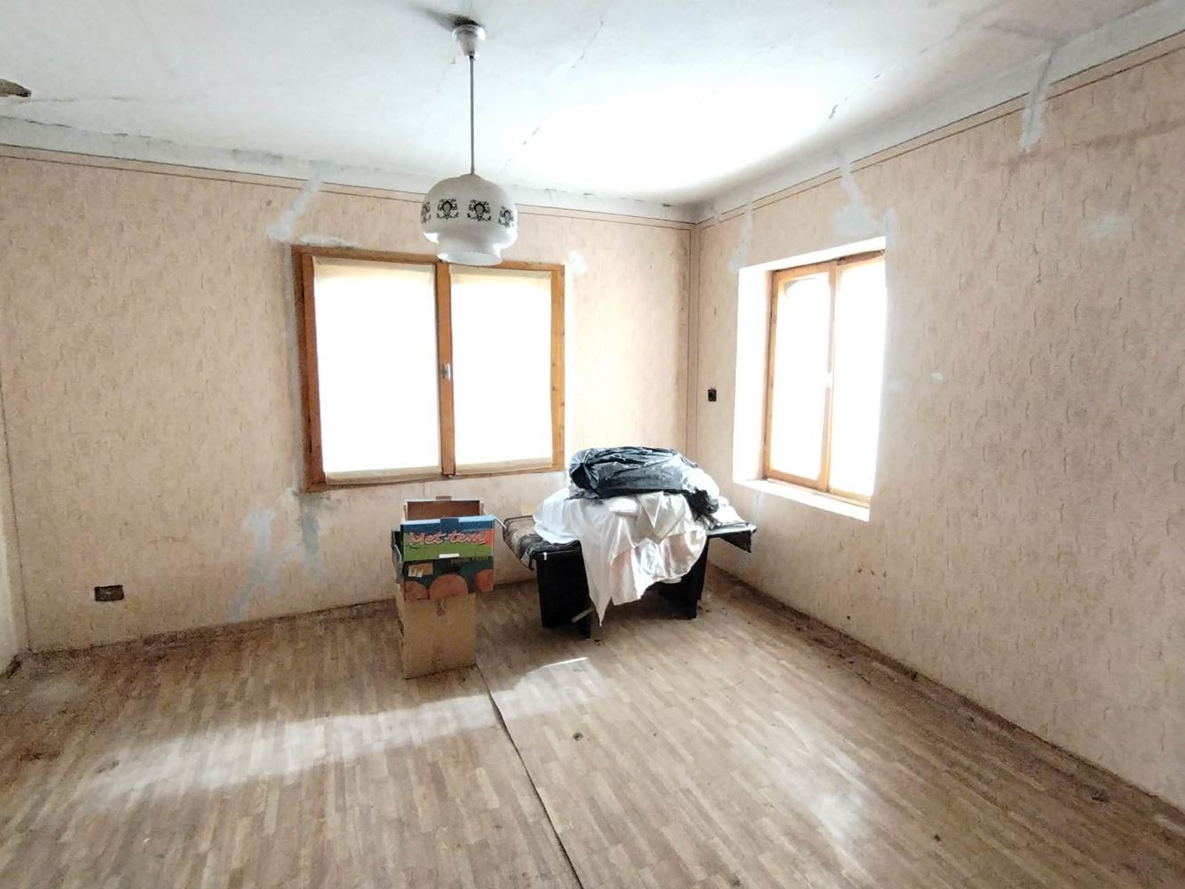 Attractive property for business and/or living in the village of. Zlati Voyvoda-0 Атрактивен имот за дейност и/или живеене в с. Злати войвода - 0