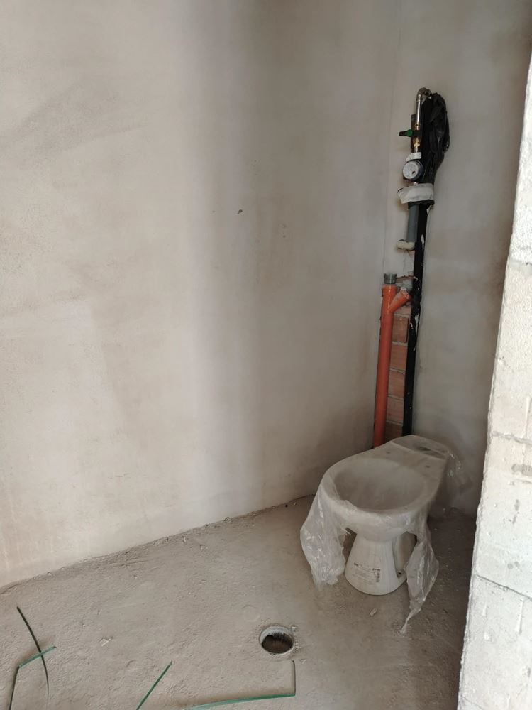 Şehrin merkezinde mükemmel bir konuma sahip köşe ticari alan. Sliven-0 Ъглово търговско помещение с отлично местоположение в центъра на гр. Сливен - 0