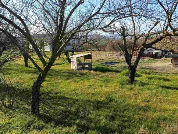 Дворно място в с. Ковачите - на 18 км. от Сливен - 0