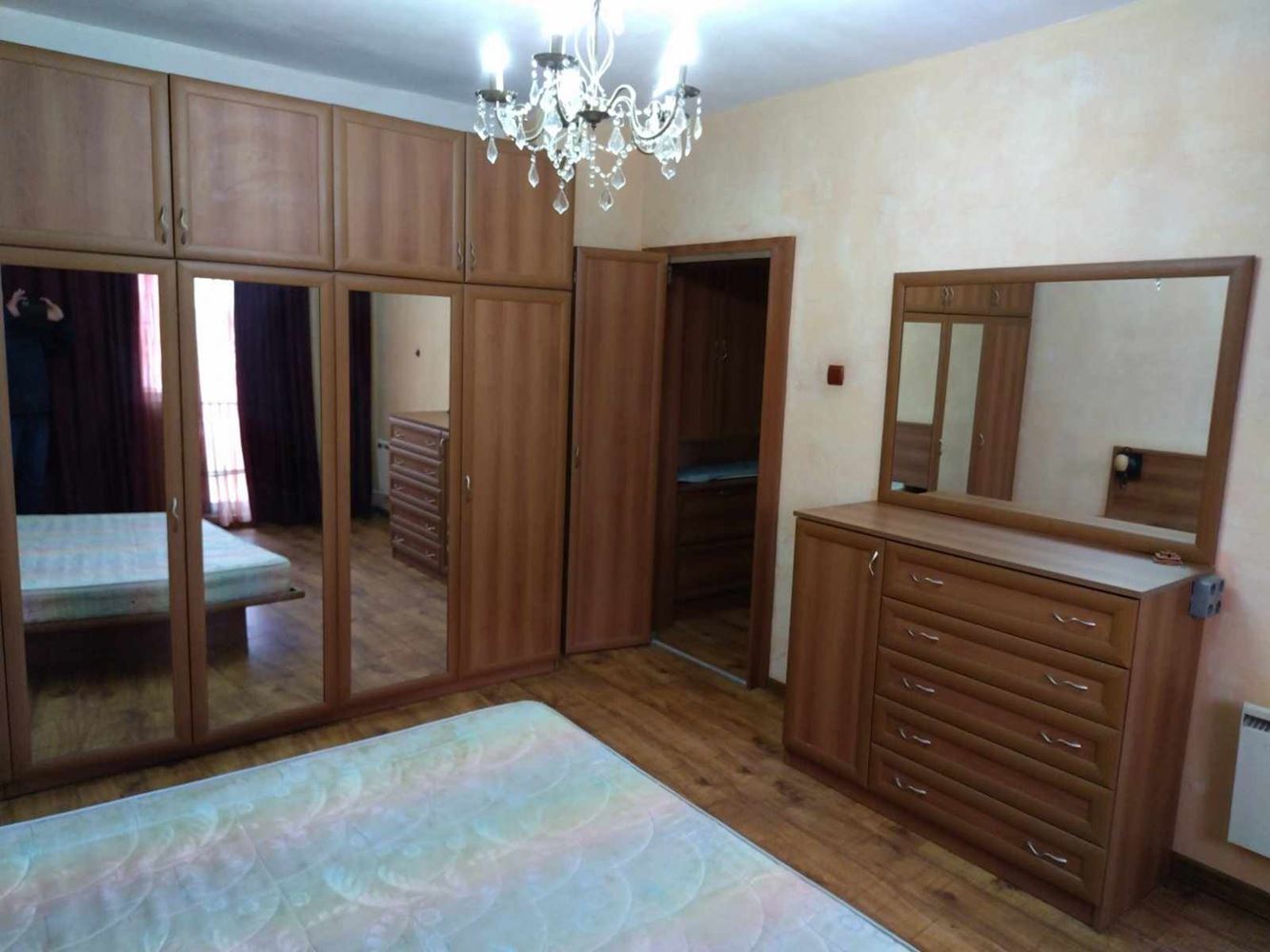 Широк център,не е синя зона,апартамент с 1 спалня - 0