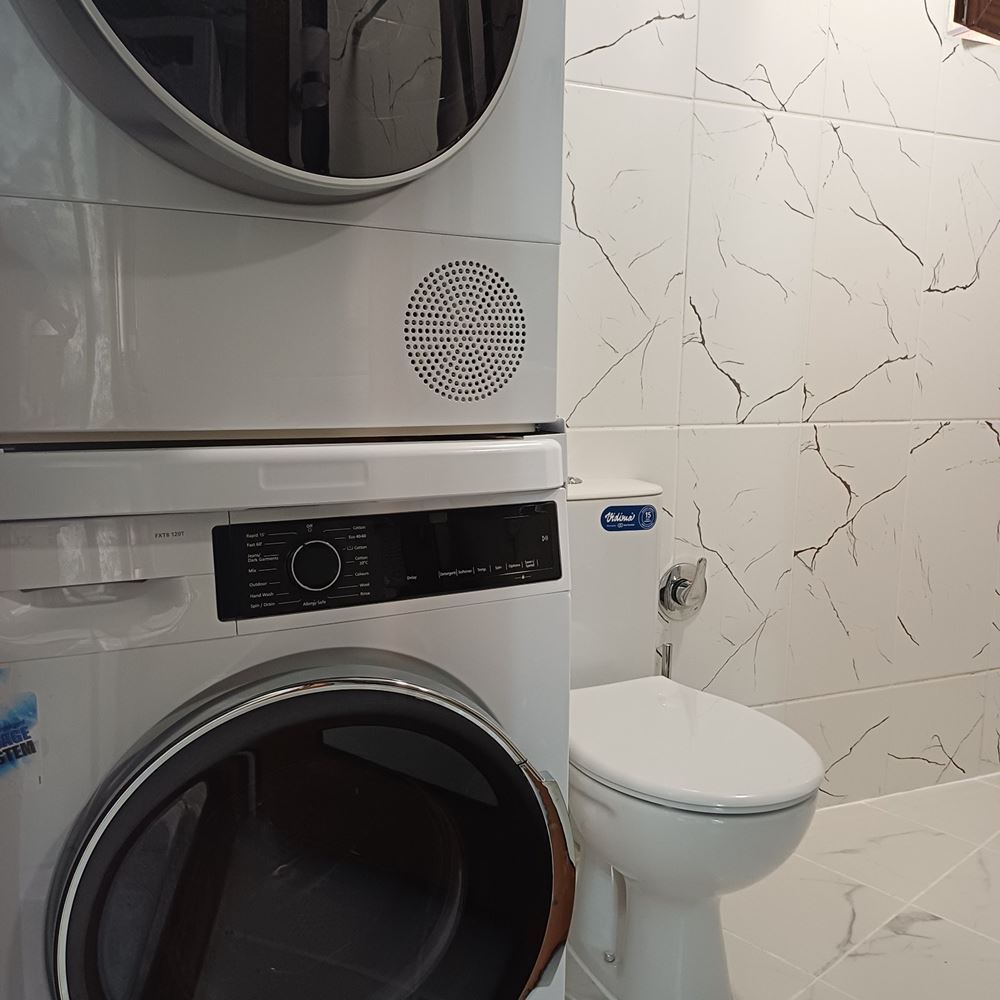 Двустаен апартамент под наем в кв. Сини камъни - напълно обзаведен - 0