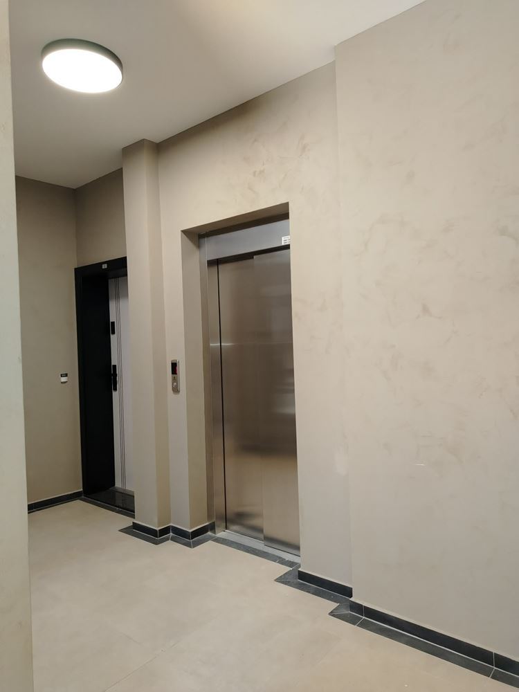 Belediye yakınında park yeri olan iki yatak odalı daire-0 Тристаен апартамент с паркомясто недалеч от Общината - 0